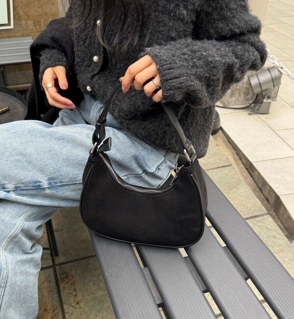 fredy emue「パイピングスエードラウンドワンショルバッグ」|ショルダー・メッセンジャー|ブラック