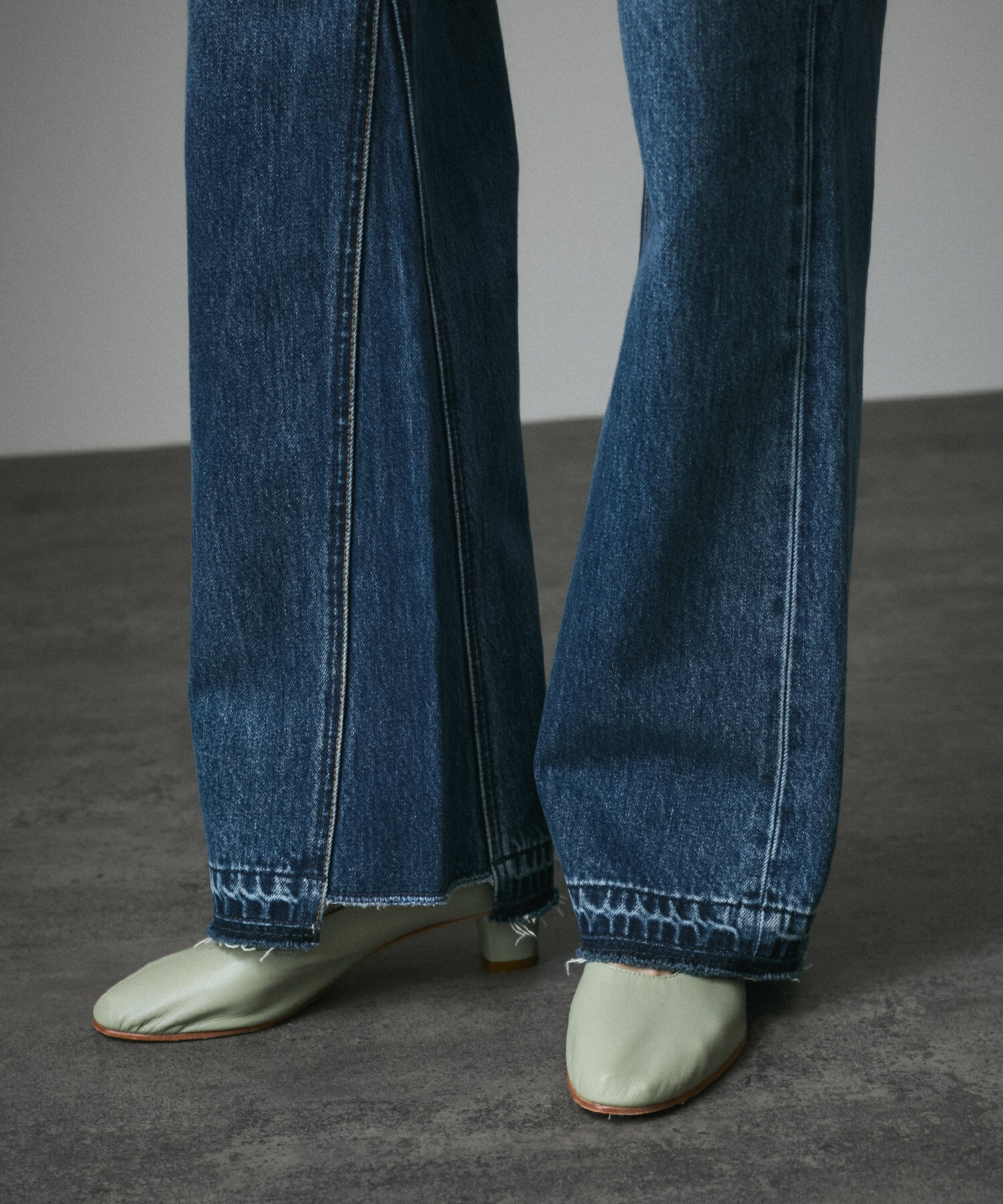 SALON adam et rope'「COTTON USAセミフレアデニム 3」|デニム|