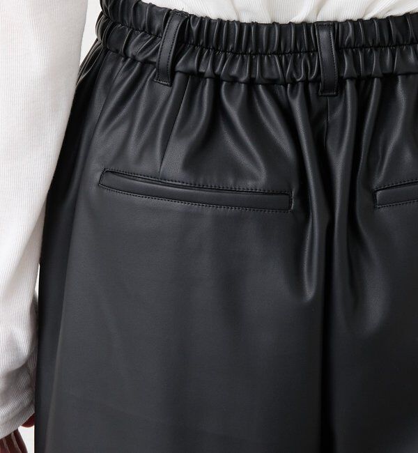  「【ハンサムな着こなしに】合皮ハーフパンツ」|チノ|