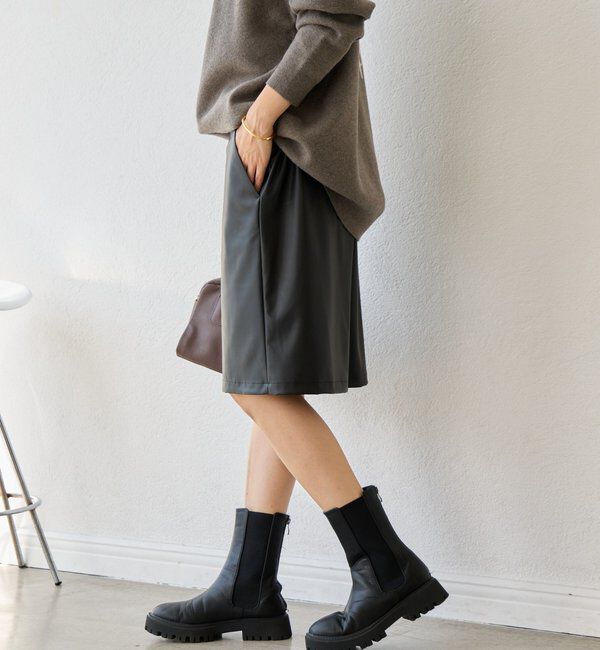  「【ハンサムな着こなしに】合皮ハーフパンツ」|チノ|