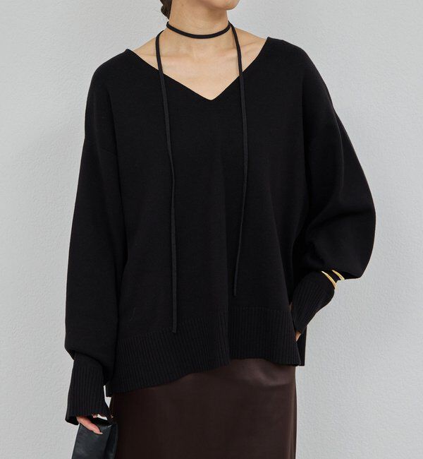  「【CHIKAコラボ】【着やせ&times;時短おしゃれ】タイ付き総針Vネックニット」|ニット・セーター|