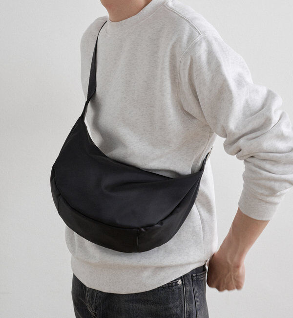  「クラウズナイロンラウンドショルダーバッグ」|ショルダー・メッセンジャー|
