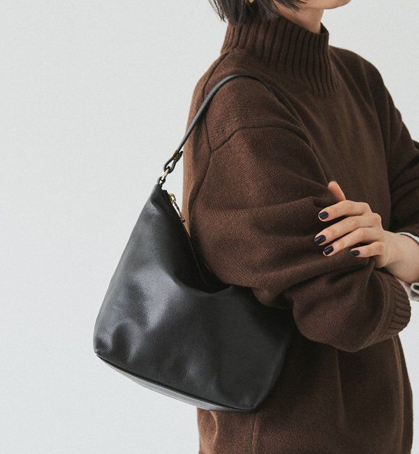  「ソフトレザーシンプルショルダーバッグ 」|ショルダー・メッセンジャー|ブラック