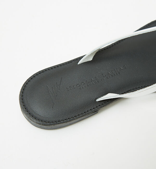 Rouge vif「【NICOLAS LAINAS/ニコラスライナス】レザーメタリックトングサンダル」|サンダル|