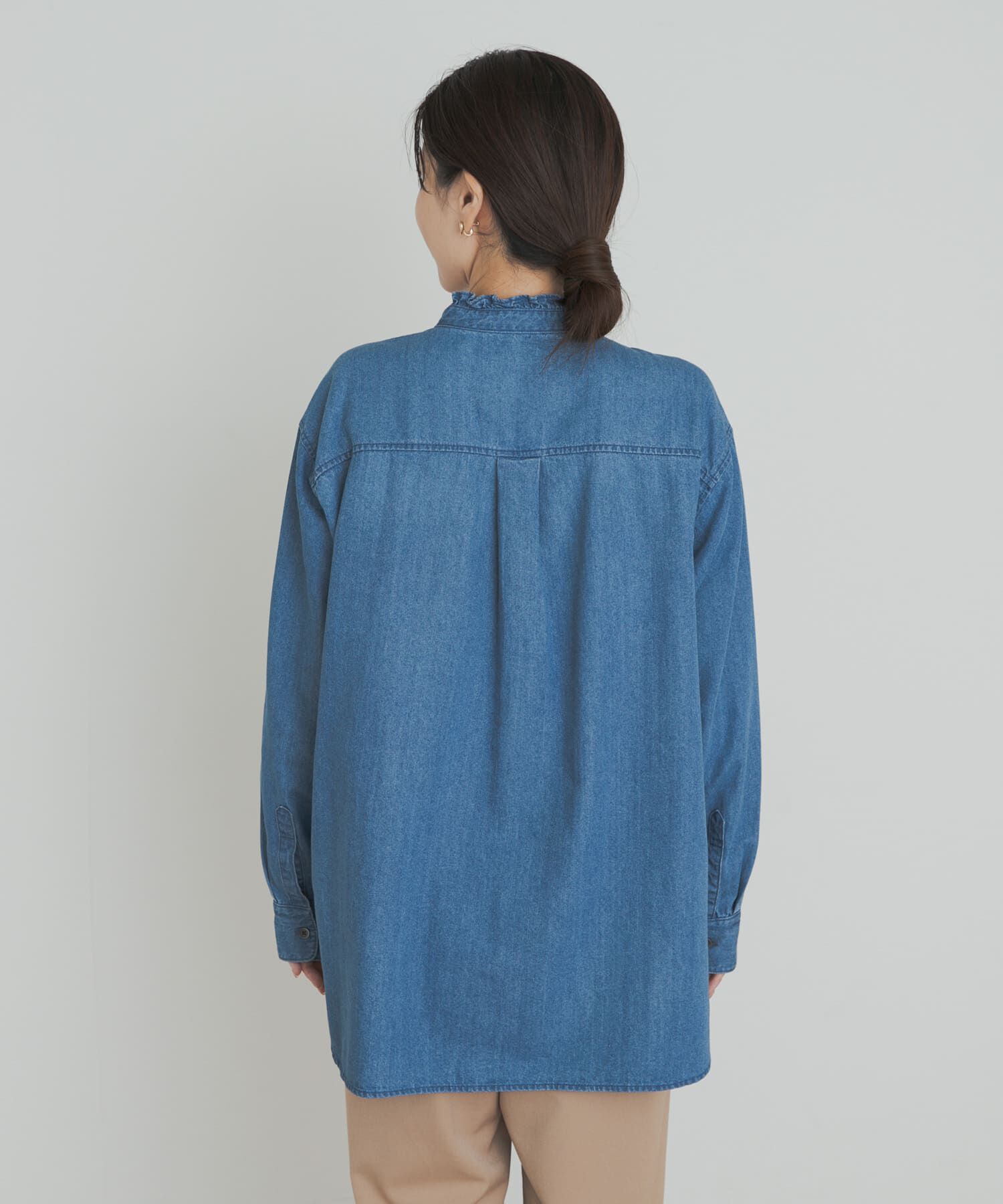 URBAN RESEARCH DOORS「デニムフリルスタンドシャツ」|シャツ・ブラウス|