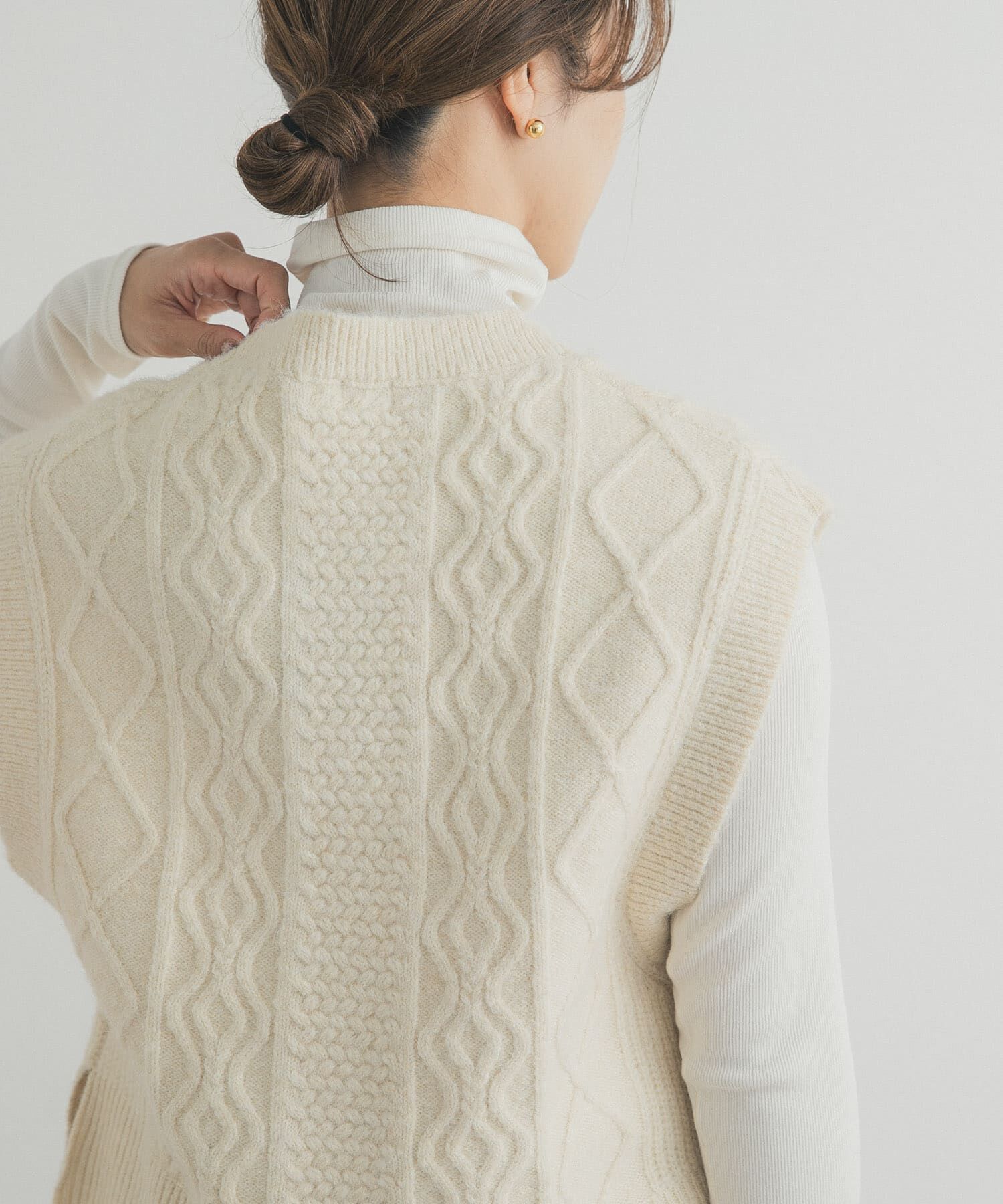 URBAN RESEARCH DOORS「ケーブル柄ニットベスト」|ベスト・ジレ|