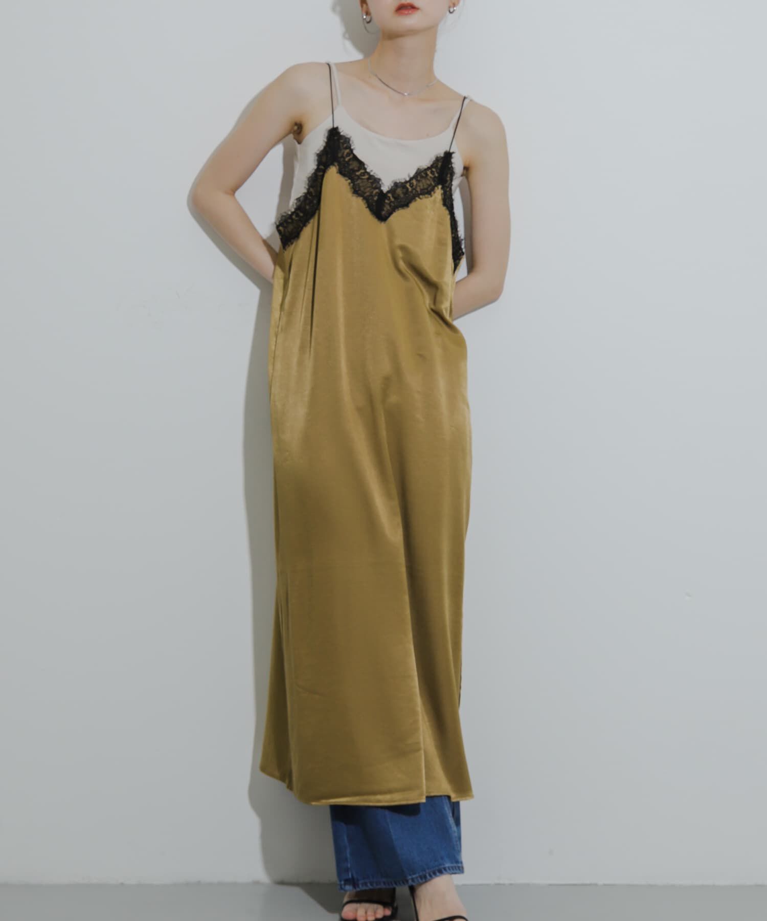 SENSE OF PLACE by URBAN RESEARCH「レースサテンキャミワンピース」|ワンピース|