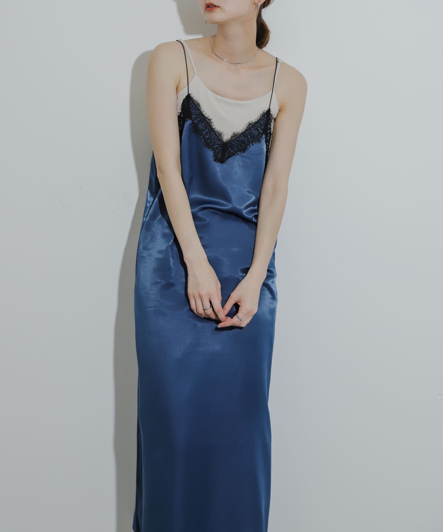 SENSE OF PLACE by URBAN RESEARCH「レースサテンキャミワンピース」|ワンピース|ネイビー