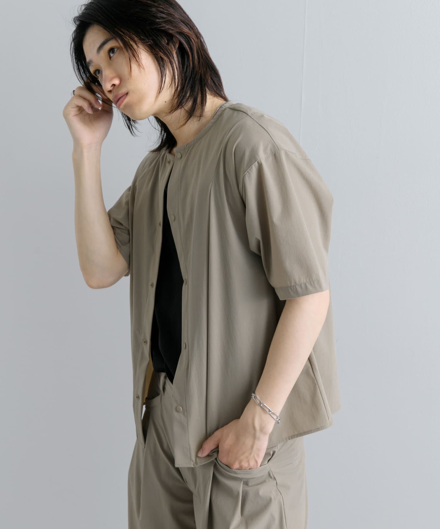 SENSE OF PLACE by URBAN RESEARCH「Uiscel　4WAYストレッチタックノーカラーシャツ5分袖」|シャツ・ブラウス|