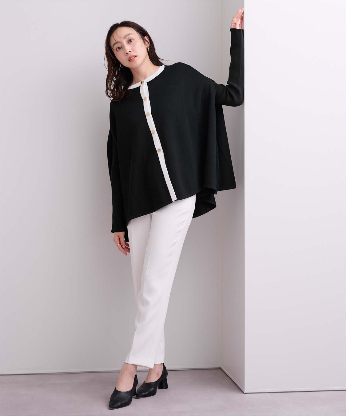 ur's「ゴールド釦ケープニットカーディガン」|カーディガン|