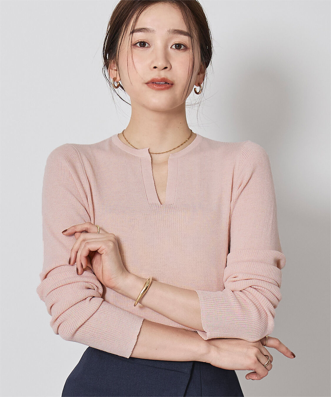 ur's「チクチクしないウールブレンドキーネックリブニット」|ニット・セーター|ライトピンク