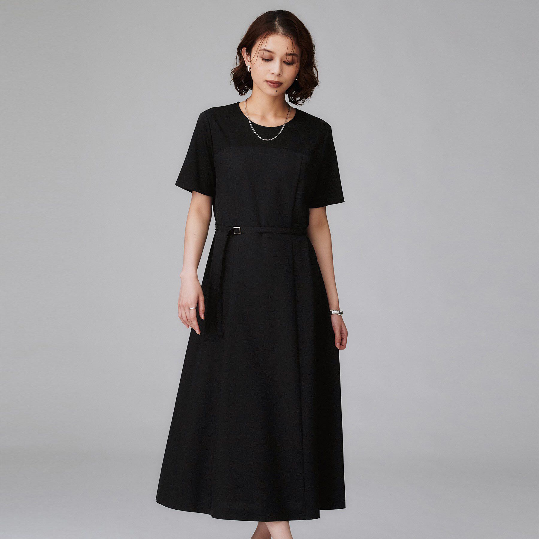 UNTITLED「【きれいめカジュアル/セミフレア】異素材ドッキングワンピース」|ワンピース|