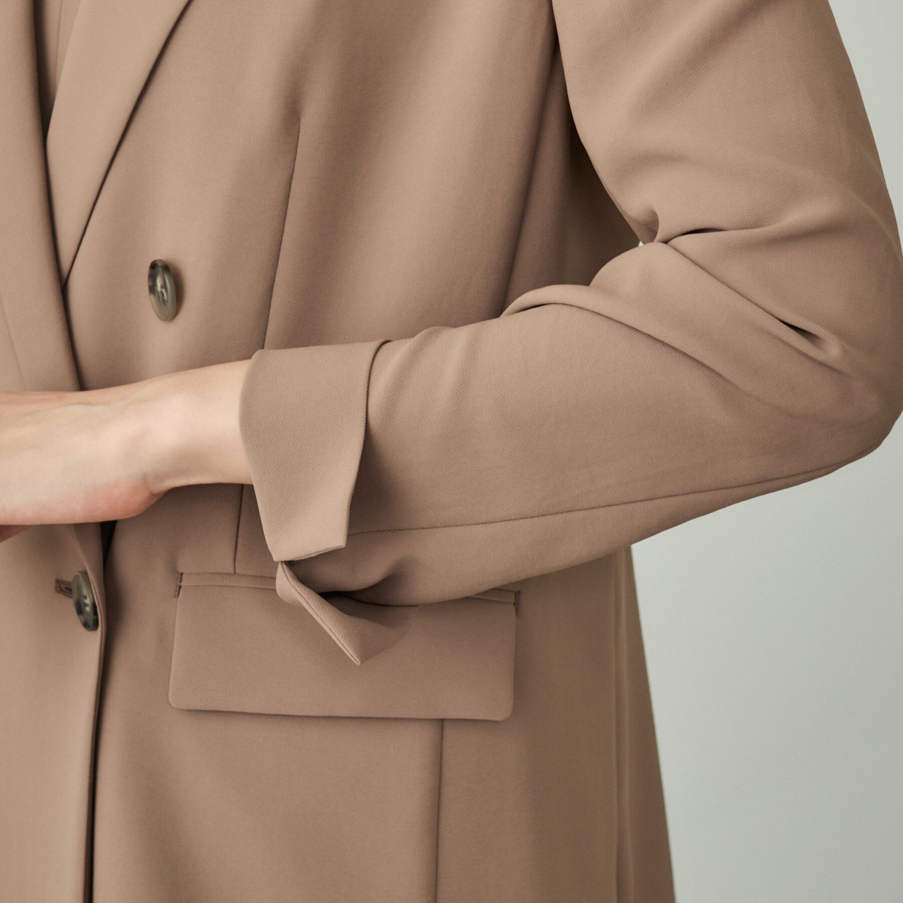 INDIVI「【軽く羽織れる！】ダブルジャケット」|テーラードジャケット|