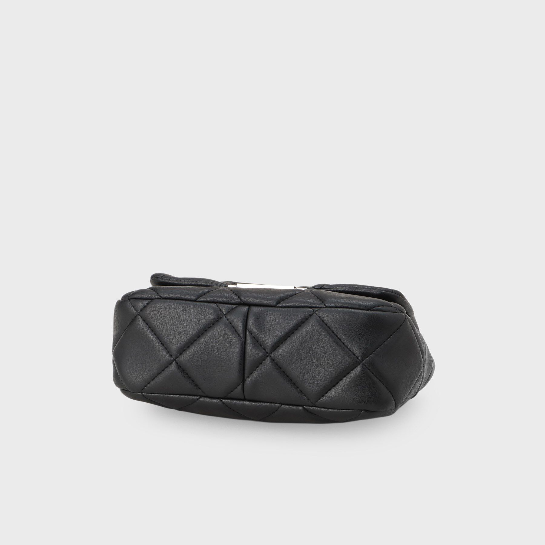 INDIVI「キルトフラップバッグ」|ショルダー・メッセンジャー|