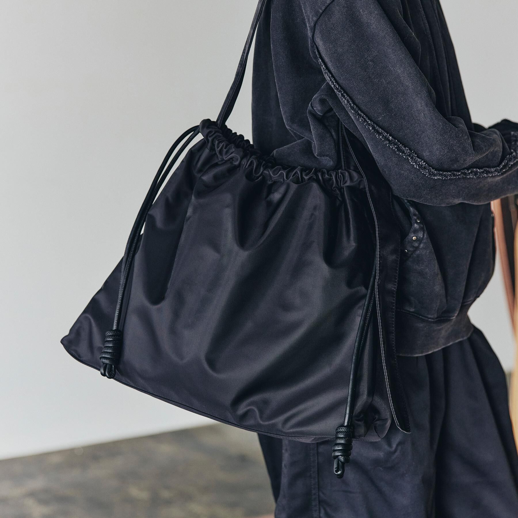 tk.TAKEO KIKUCHI「ルーズビッグショルダーバッグ／たすき掛け／ビッグ／A3サイズ収納可能」|ショルダー・メッセンジャー|