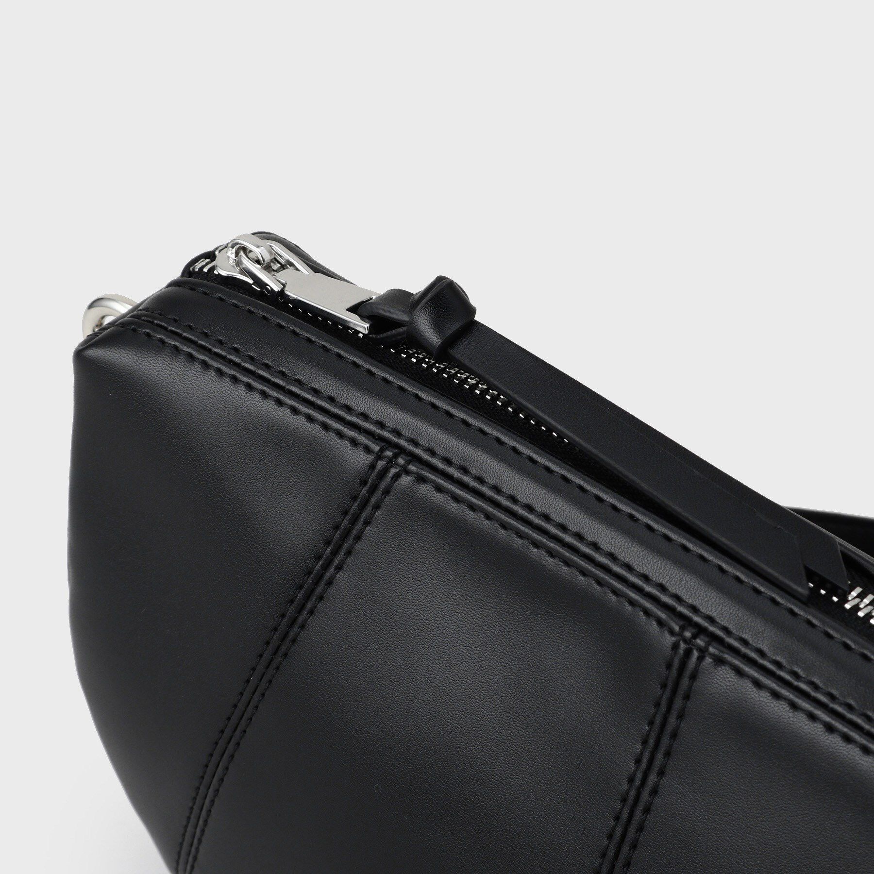 tk.TAKEO KIKUCHI「アシンメトリーハーフムーンショルダーバッグ」|ショルダー・メッセンジャー|