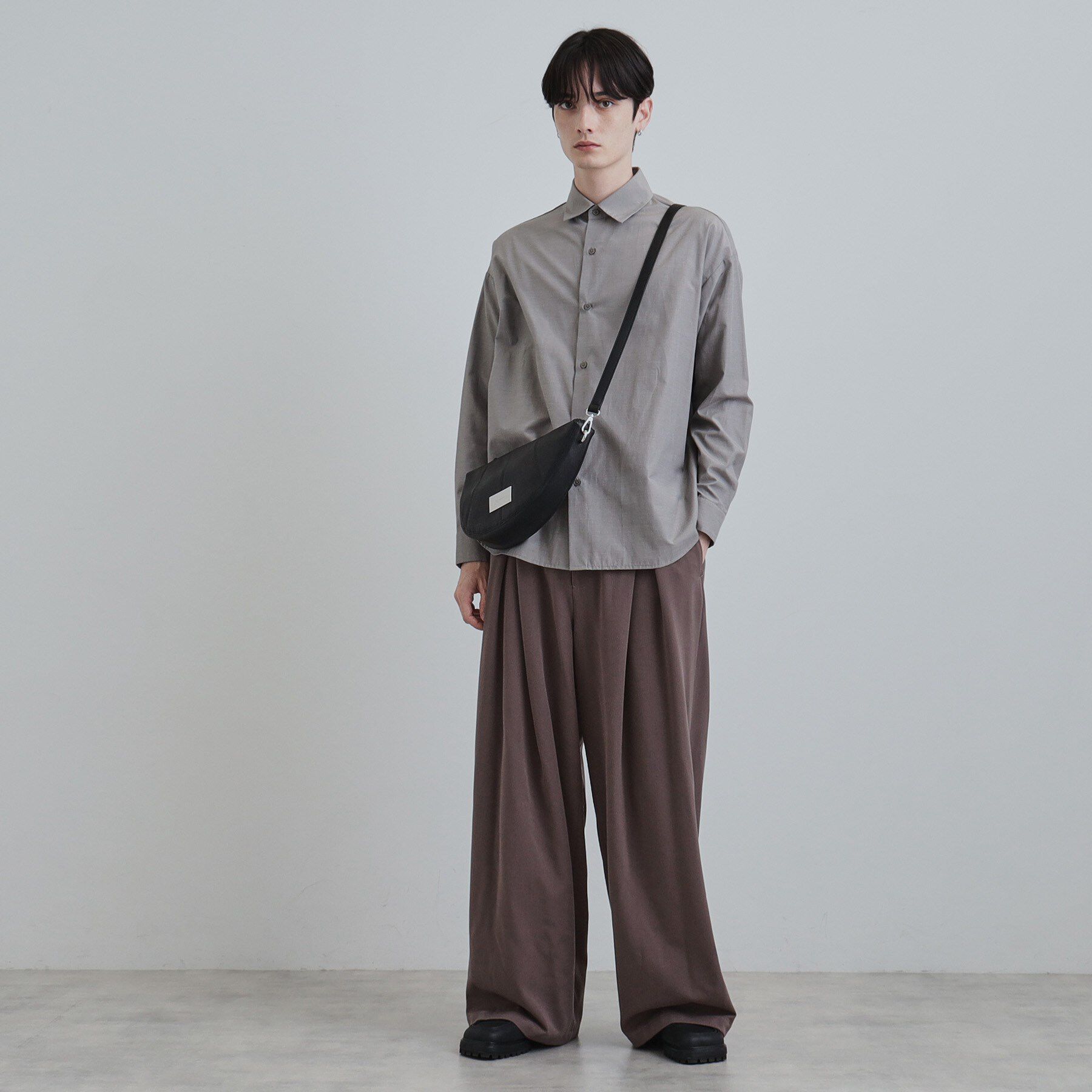 tk.TAKEO KIKUCHI「アシンメトリーハーフムーンショルダーバッグ」|ショルダー・メッセンジャー|