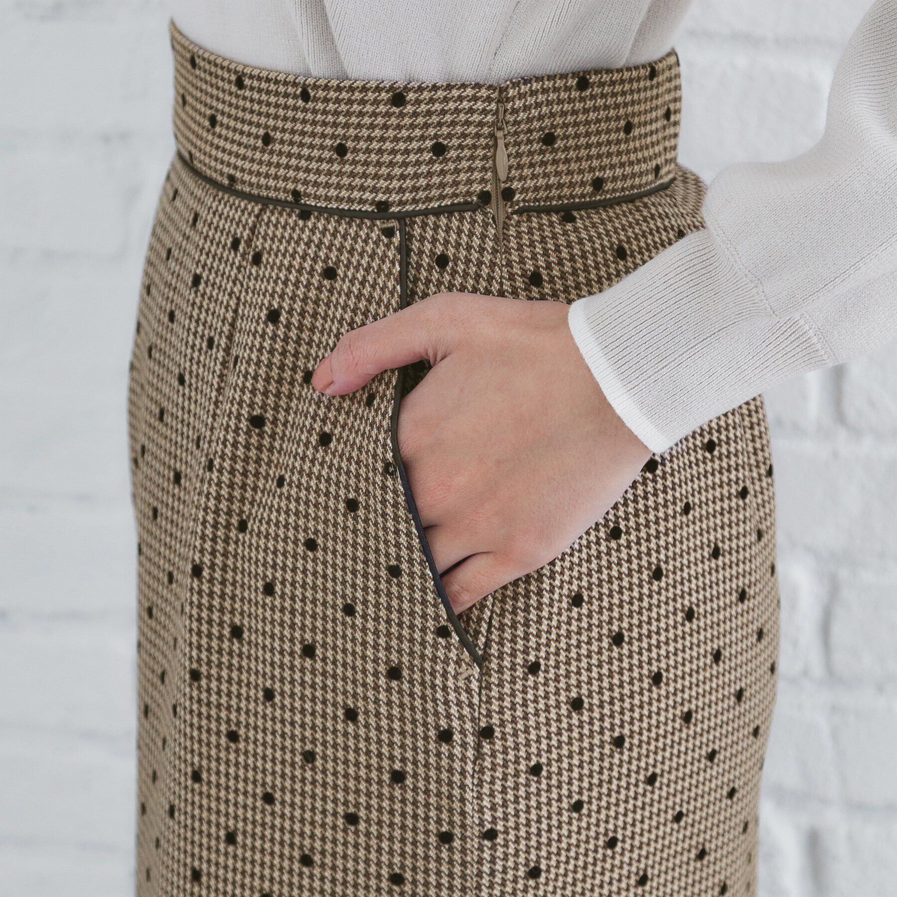 index「千鳥フロッキードットタイトスカート【洗濯機洗い可】」|スカート|