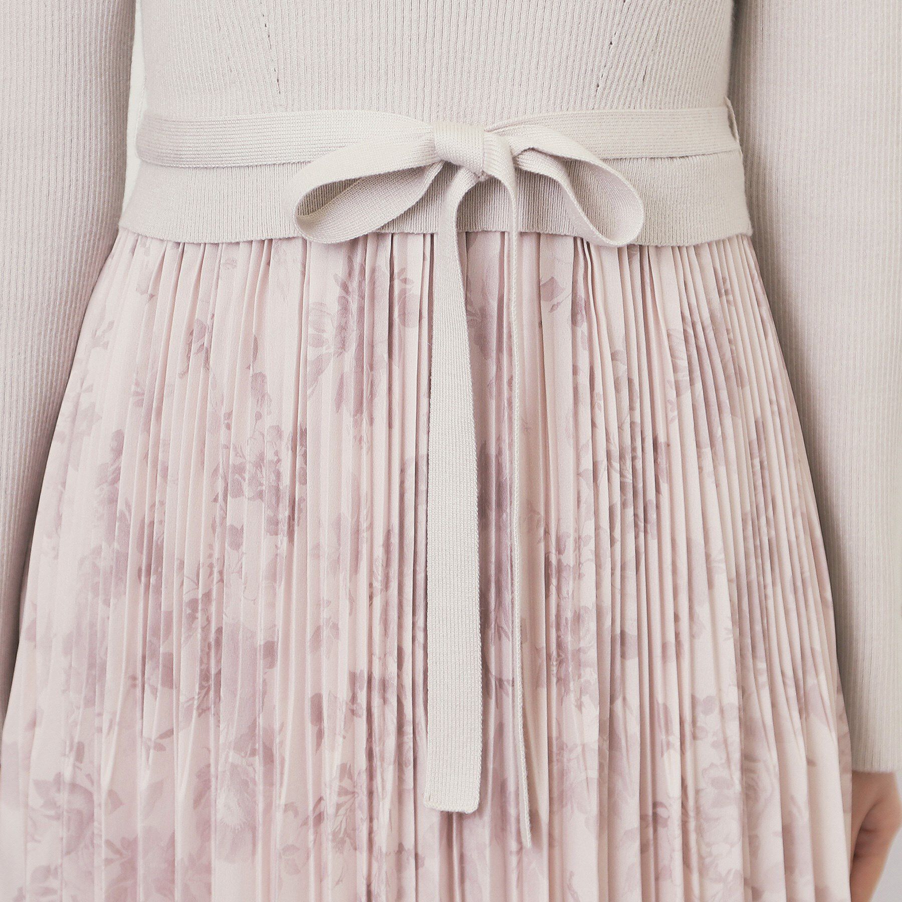 index「フラワープリーツドッキングニットワンピース【洗濯機OK】」|ワンピース|