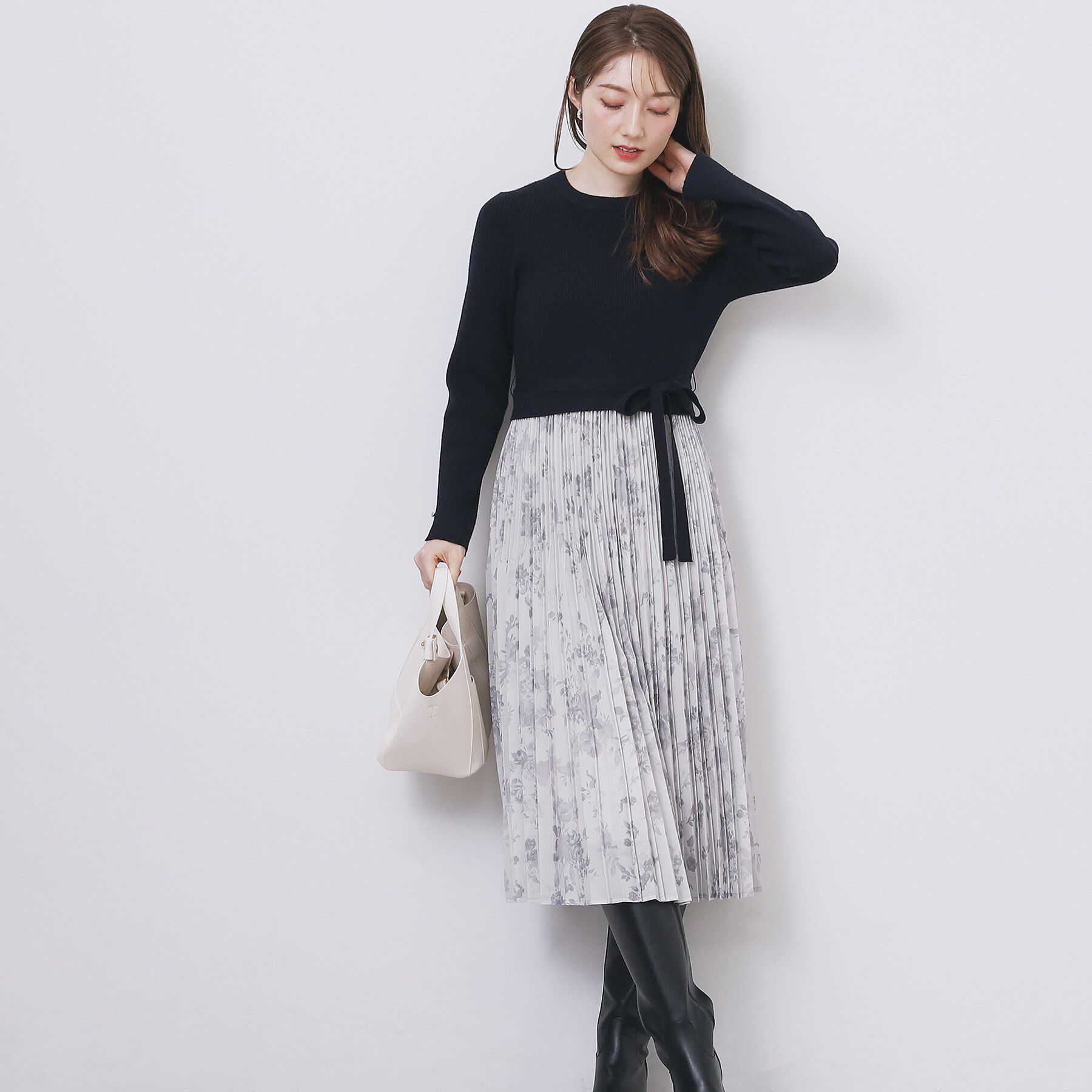 index「フラワープリーツドッキングニットワンピース【洗濯機OK】」|ワンピース|ネイビー(094)