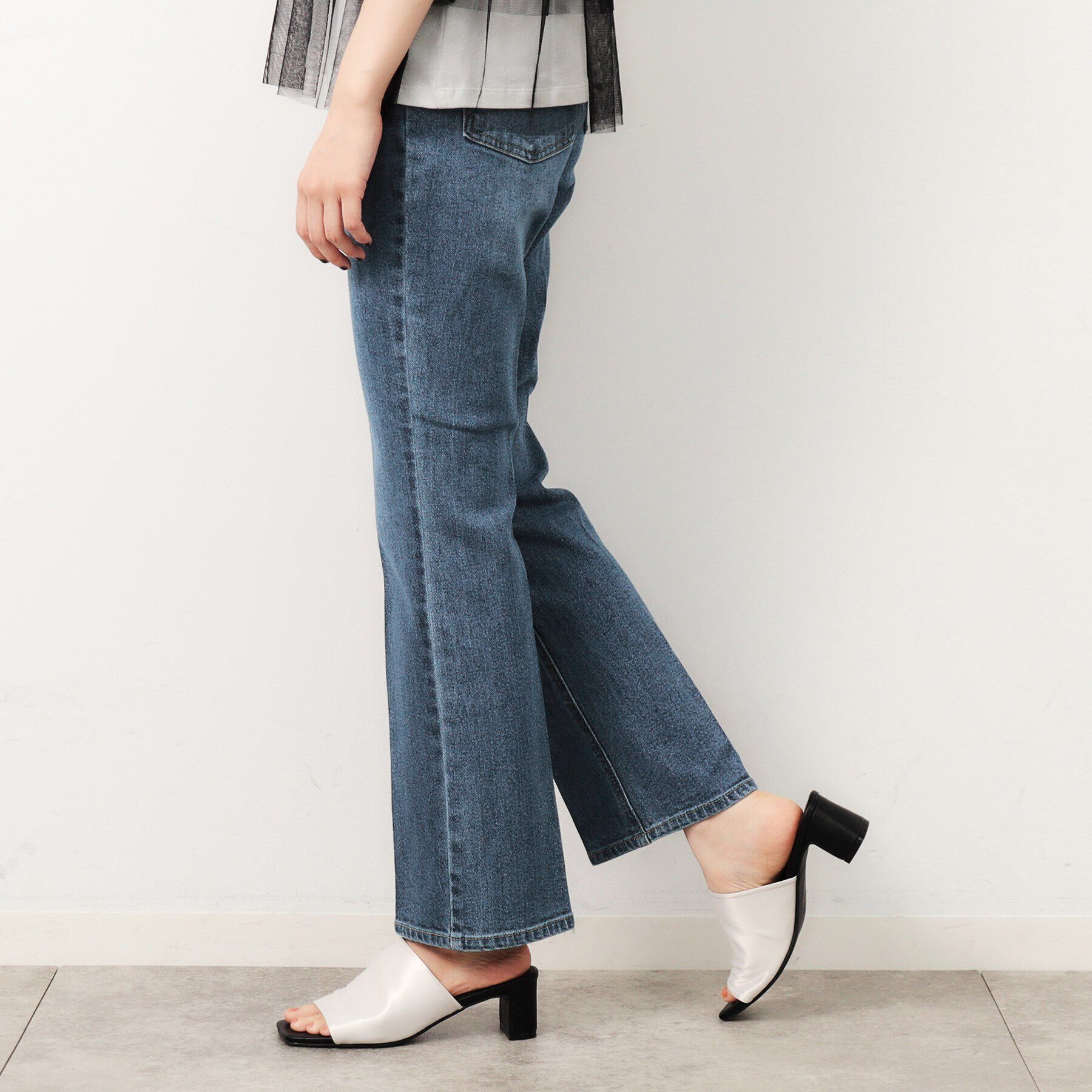 OPAQUE.CLIP「ストレッチセミフレアデニム／オーガニックコットン混【洗濯機洗い可】」|デニム|ブルー(092)