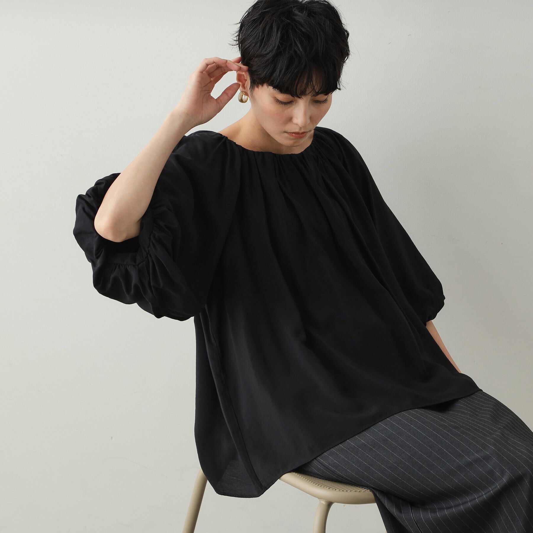 OPAQUE.CLIP「バルーンスリーブギャザーブラウス【洗濯機洗い可】」|シャツ・ブラウス|ブラック(019)
