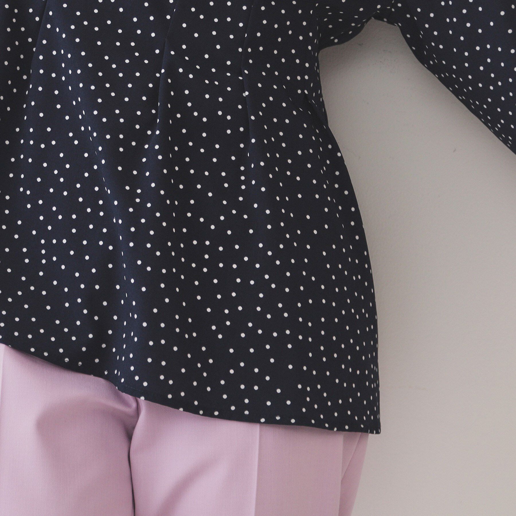 OPAQUE.CLIP「ドットプリントタックブラウス【洗濯機洗い可】」|シャツ・ブラウス|