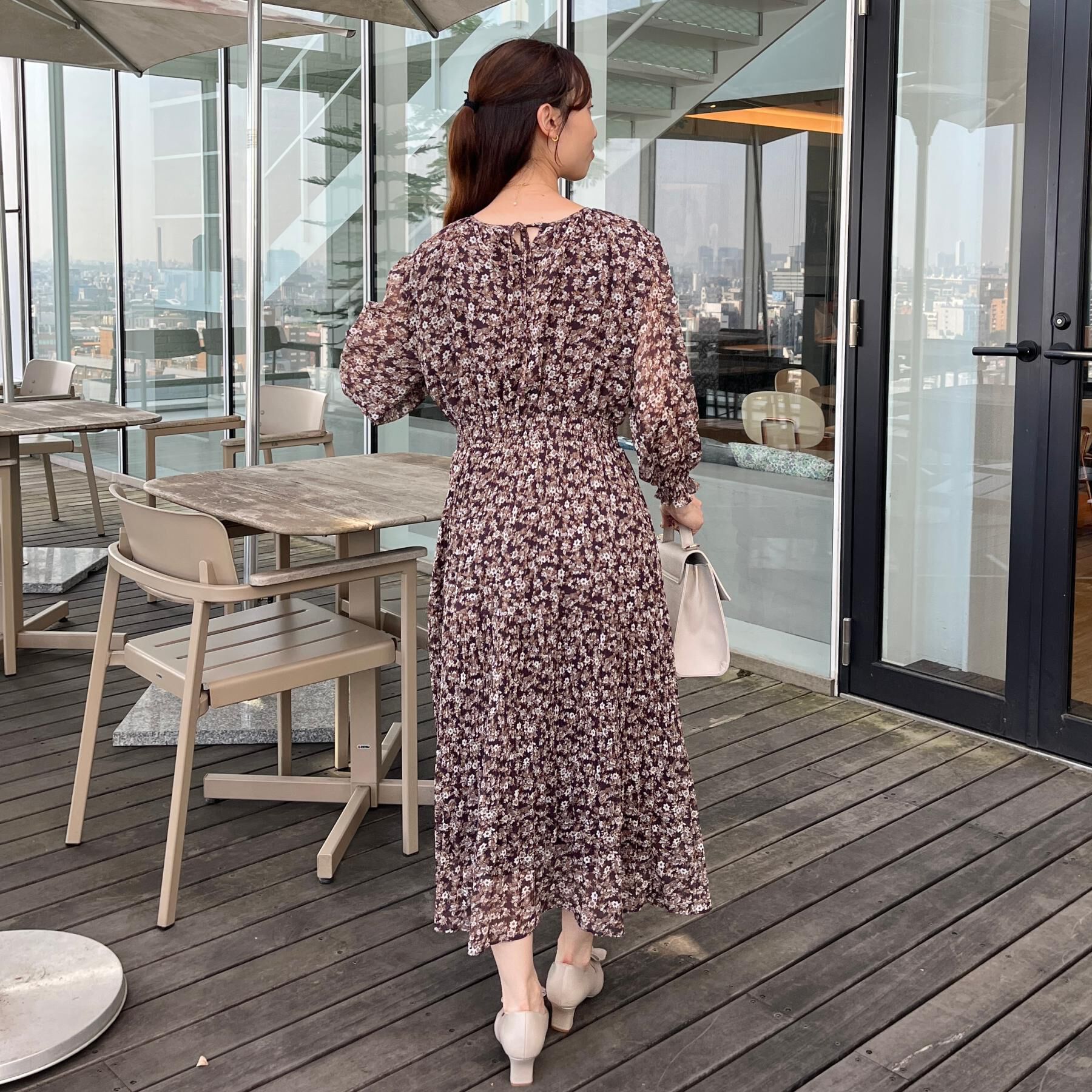 Couture broach「【一枚で着映える・花柄・通勤】前後2WAYシフォン楊柳小花ワンピース」|ワンピース|