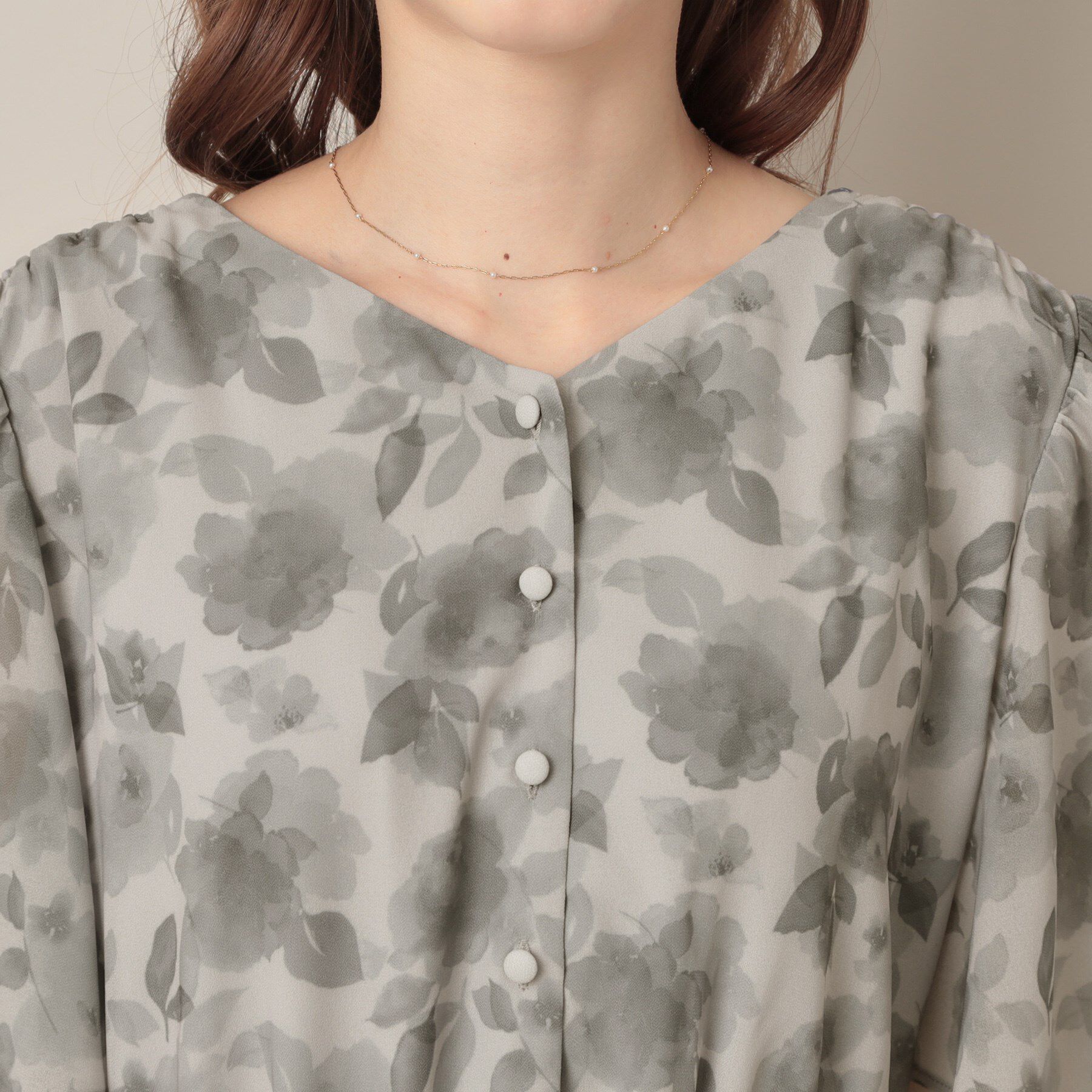 Couture broach「【二の腕カバー・楽ちん・通勤】シフォンプリーツワンピース」|ワンピース|