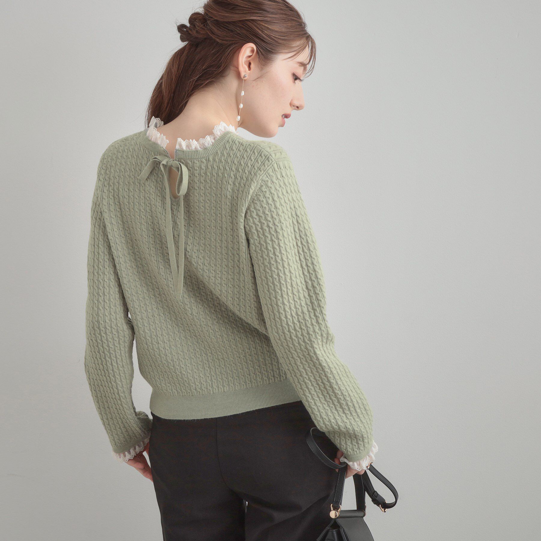 Couture broach「【大人上品・着映え】ケーブルレース バックリボンニット」|ニット・セーター|