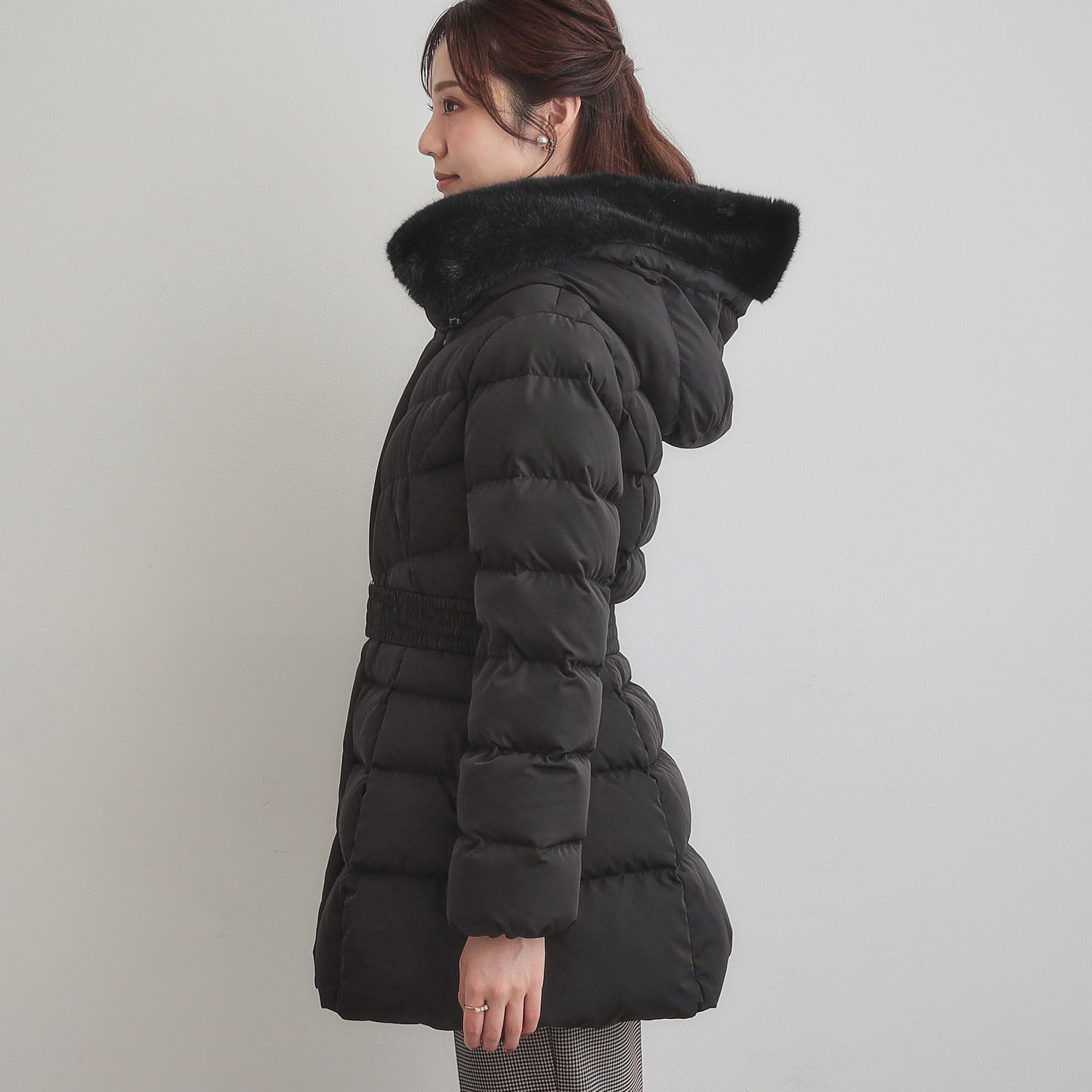 Couture broach「【2WAY・ベルト付き】フードフェイクファー ミドル丈ダウンコート」|ダウン|