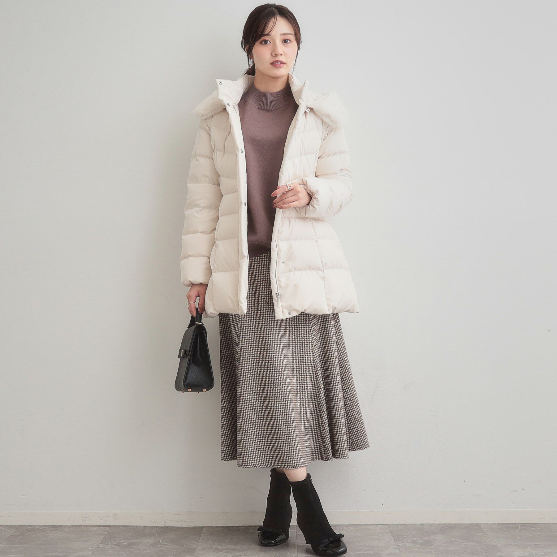 Couture broach「【2WAY・ベルト付き】フードフェイクファー ミドル丈ダウンコート」|ダウン|