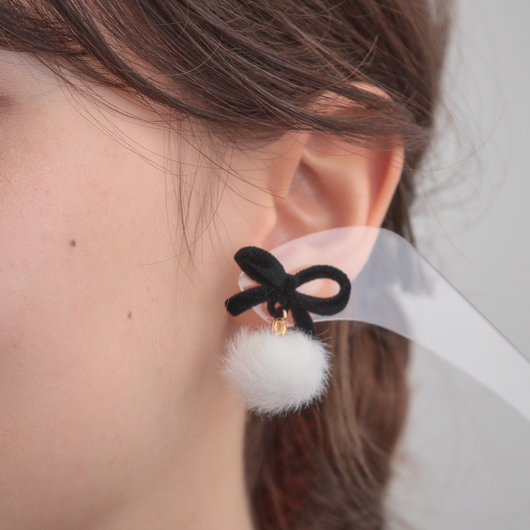 Couture broach「ベロアリボンフェイクファーピアス」|ピアス|