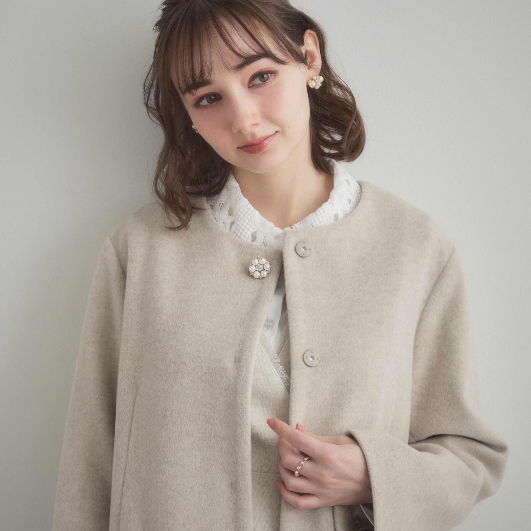 Couture broach「【通勤/ビジューブローチ付き】ノーカラー ロングコート」|ノーカラーコート|