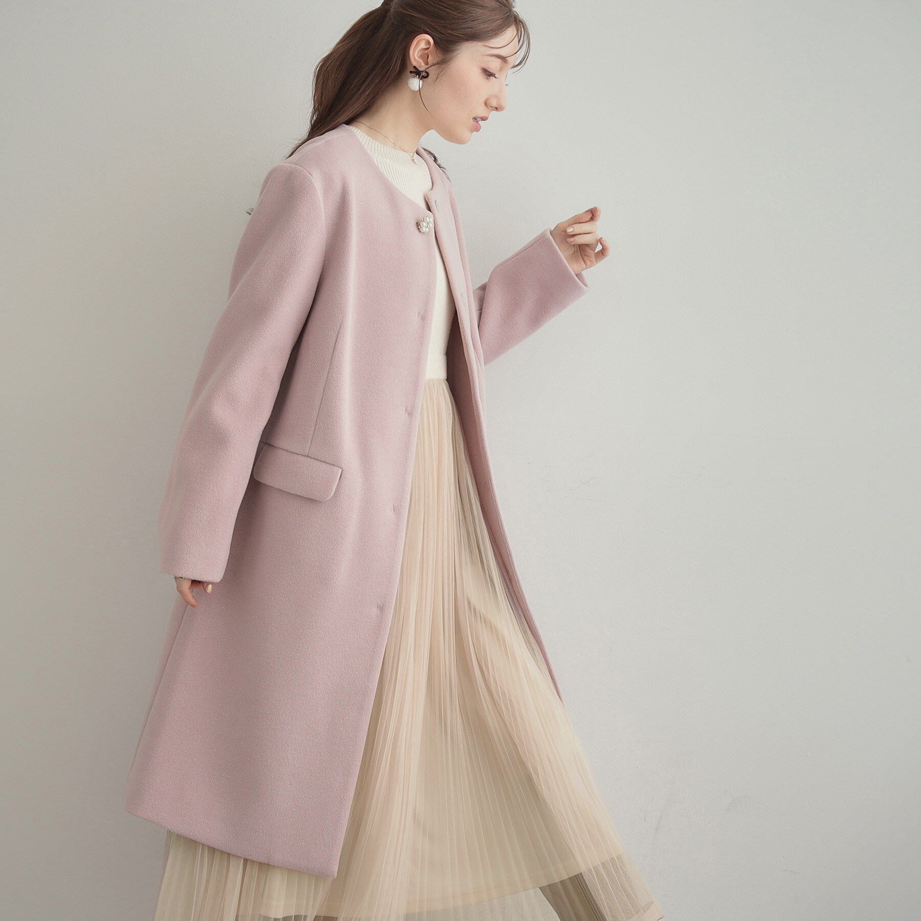 Couture broach「【通勤/ビジューブローチ付き】ノーカラー ロングコート」|ノーカラーコート|