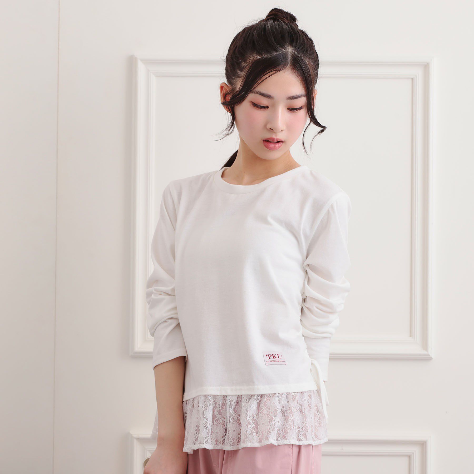 PINK-latte「裾レース脇ドロストトップス」|Tシャツ・カットソー|オフホワイト(003