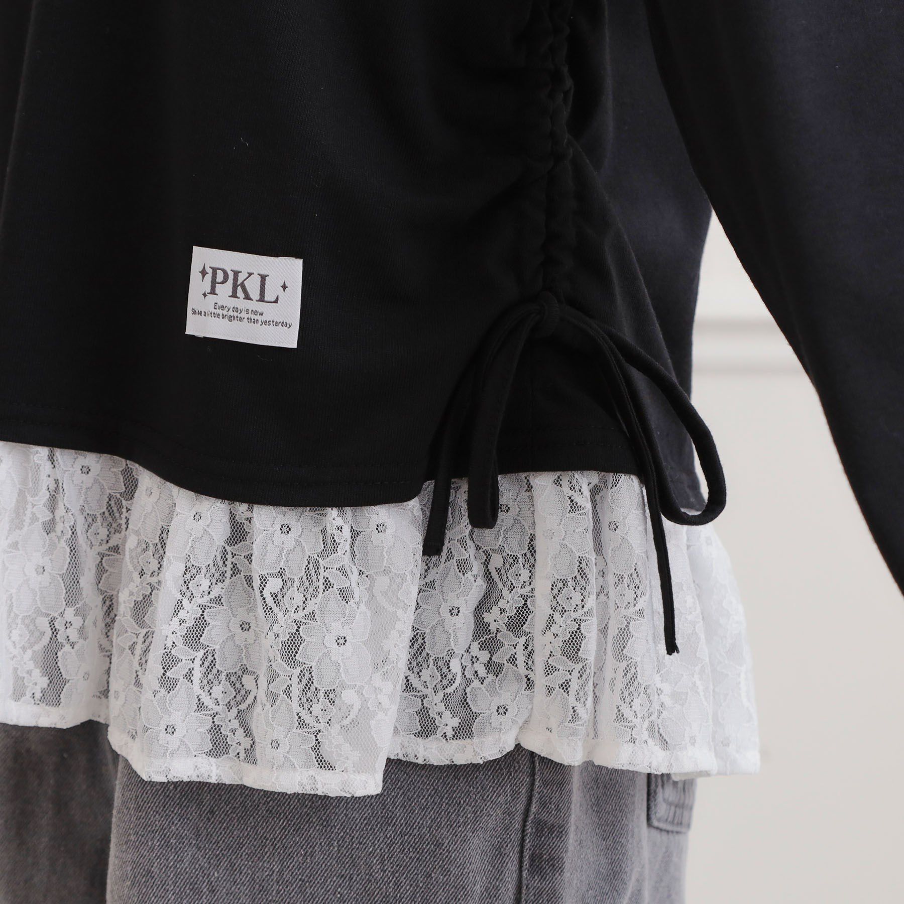 PINK-latte「裾レース脇ドロストトップス」|Tシャツ・カットソー|