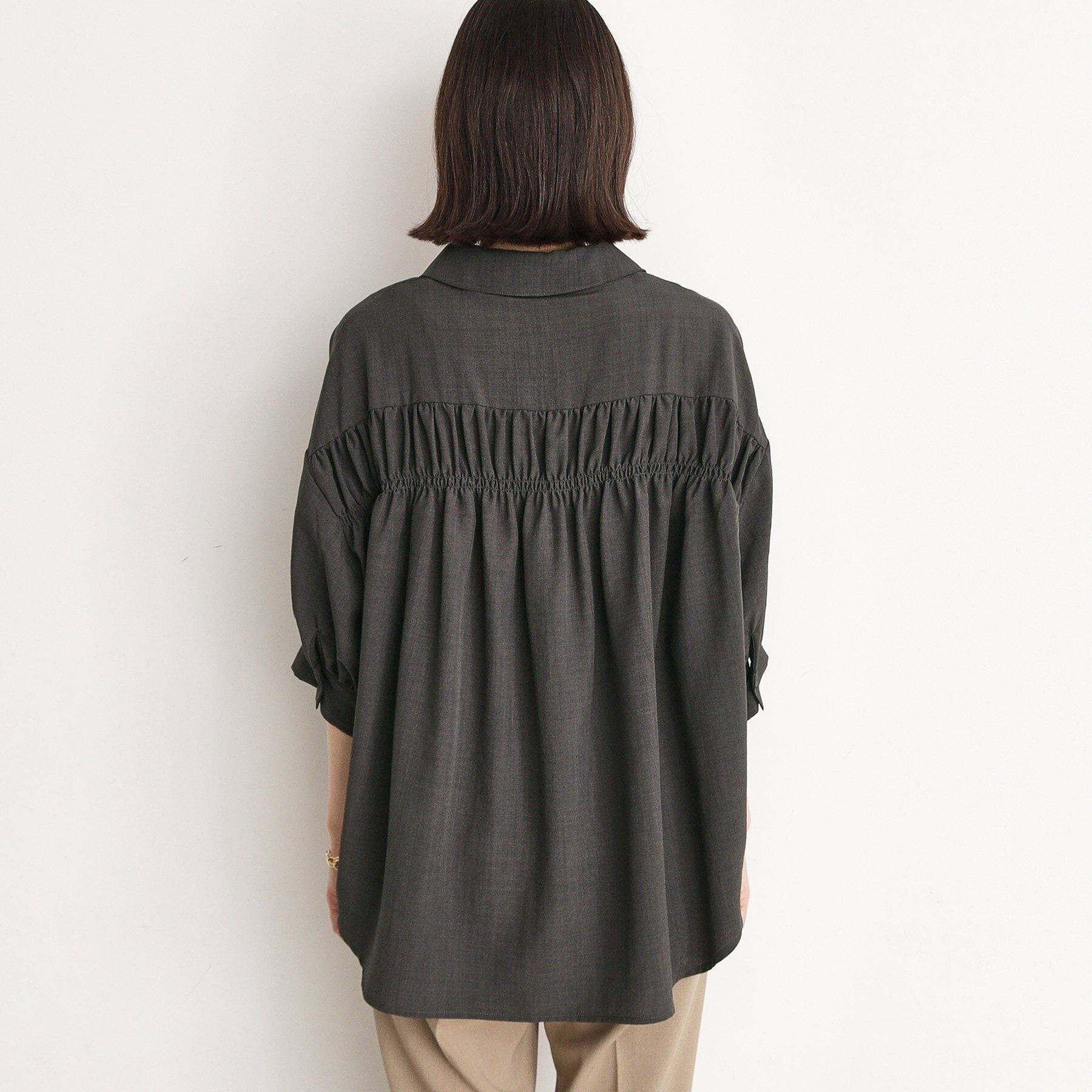 THE SHOP TK「麻調うしろギャザーブラウス」|シャツ・ブラウス|