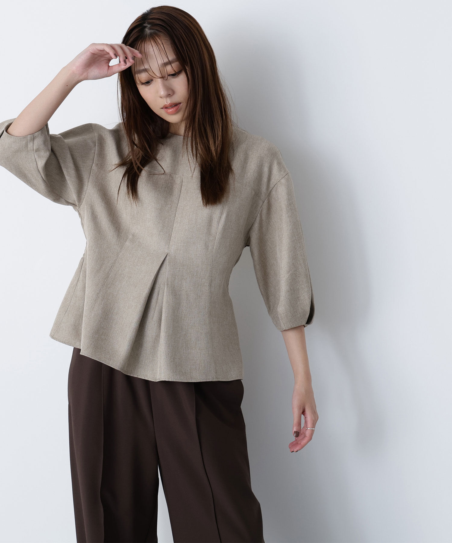  「ペプラムフォルムブラウス」|シャツ・ブラウス|ベージュ