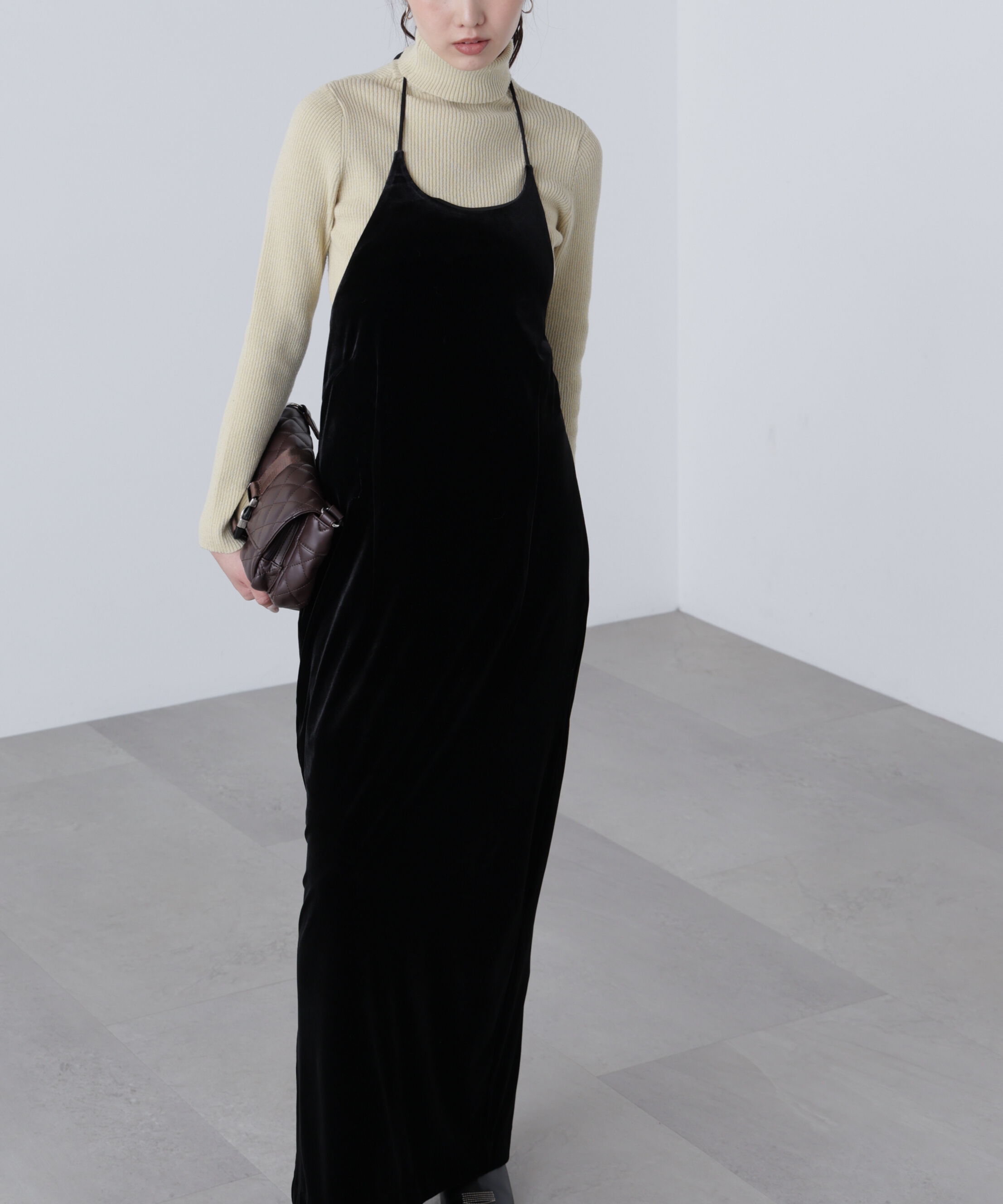  「ホルターネックベロアキャミワンピース」|ワンピース|