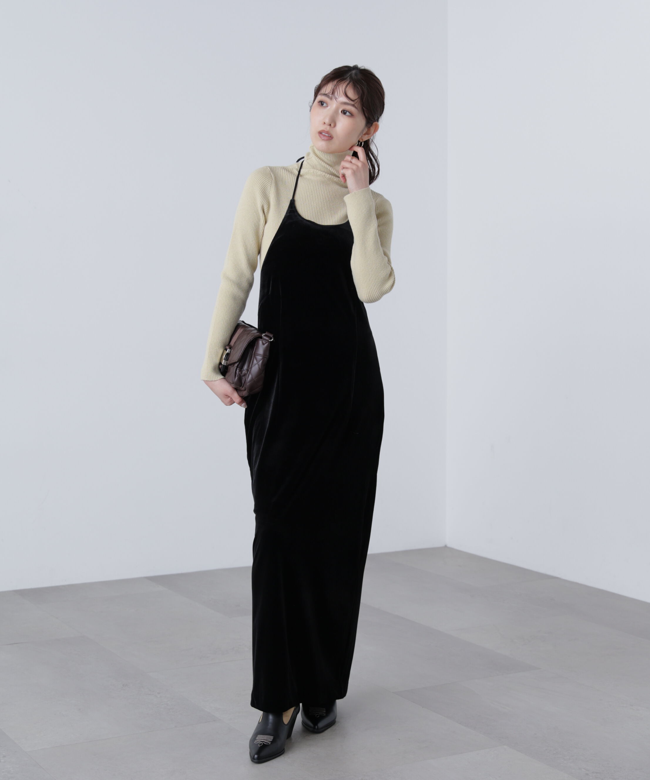  「ホルターネックベロアキャミワンピース」|ワンピース|