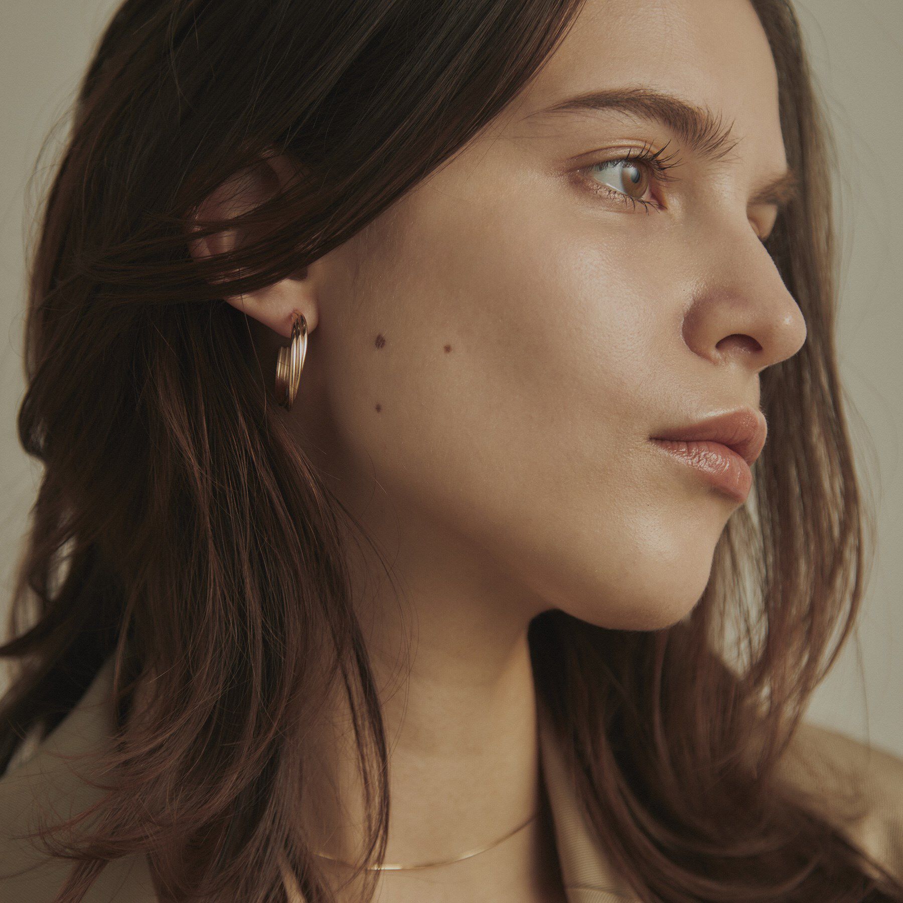 COCOSHNIK「K10甲丸トリプルツイストフープ スタッドピアス大」|ピアス|