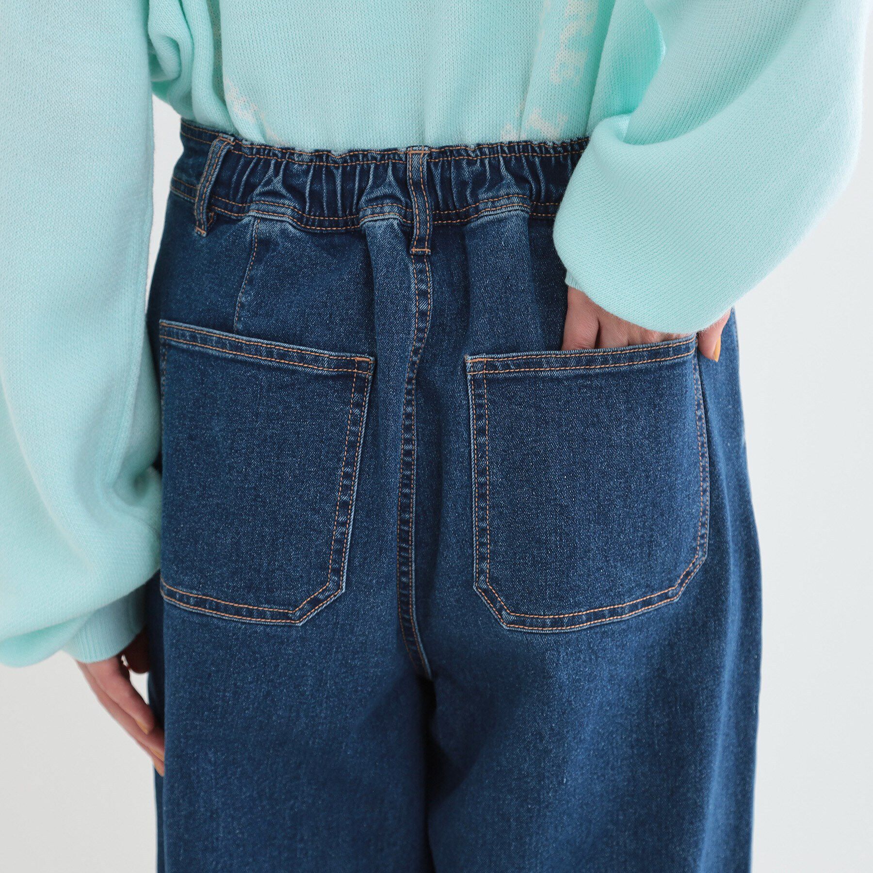 SHOO･LA･RUE「後ろウエストゴムが楽 大人のタックワイド デニムパンツ」|デニム|