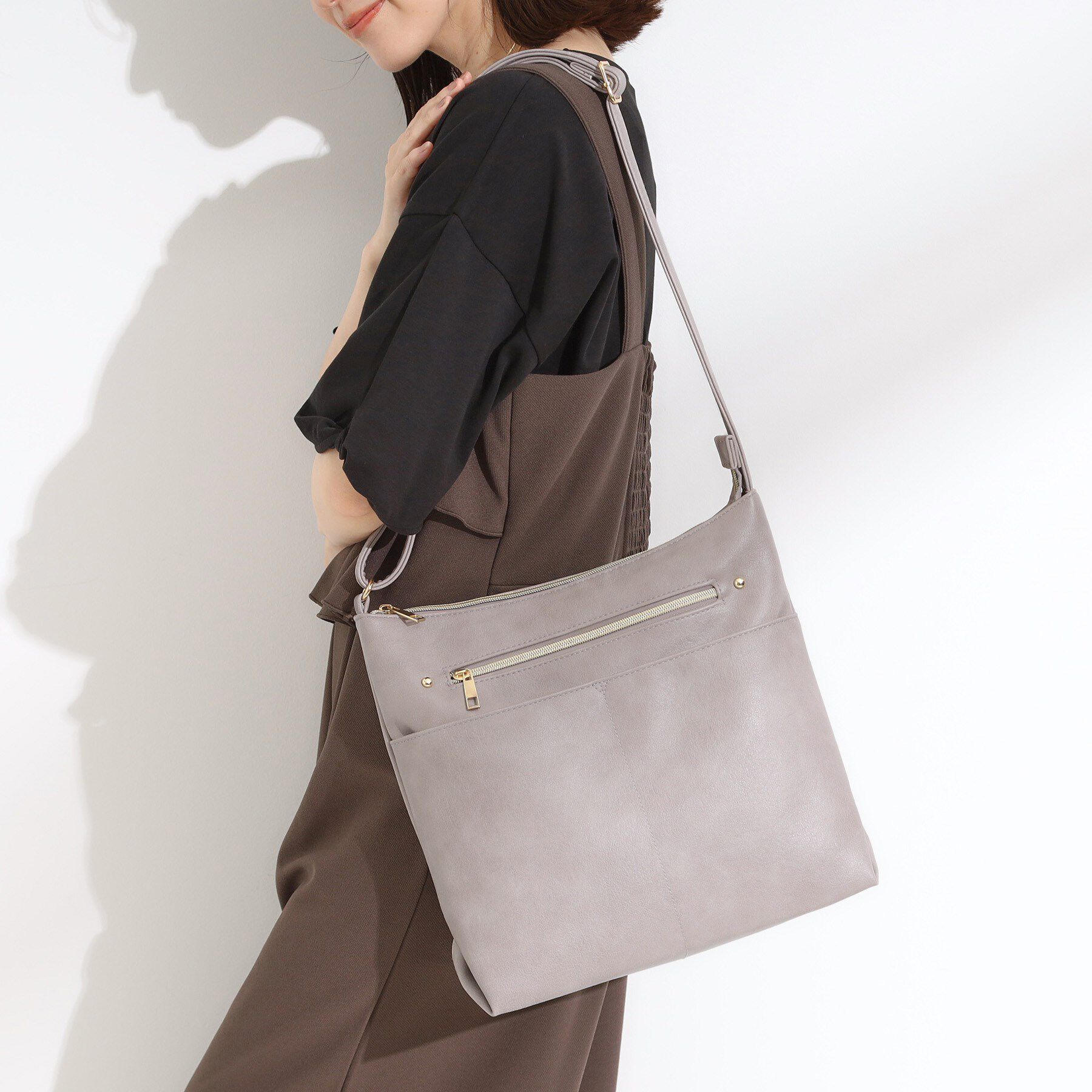 SHOO･LA･RUE「【デイリー使いに】フロント2ポケット ショルダーバッグ」|ショルダー・メッセンジャー|