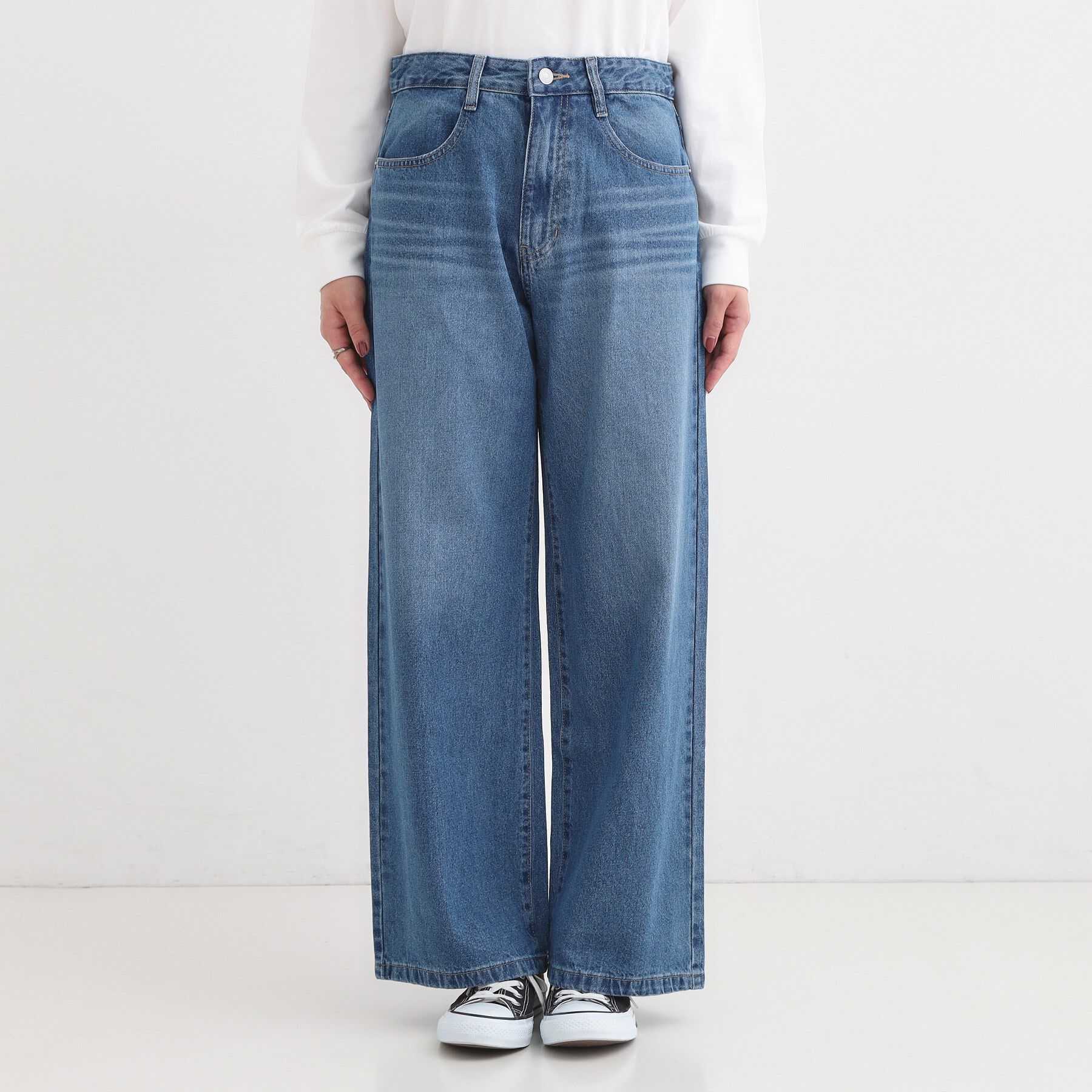 SHOO･LA･RUE「【S-LL】脚のラインを拾いにくい デニムワイドパンツ」|デニム|