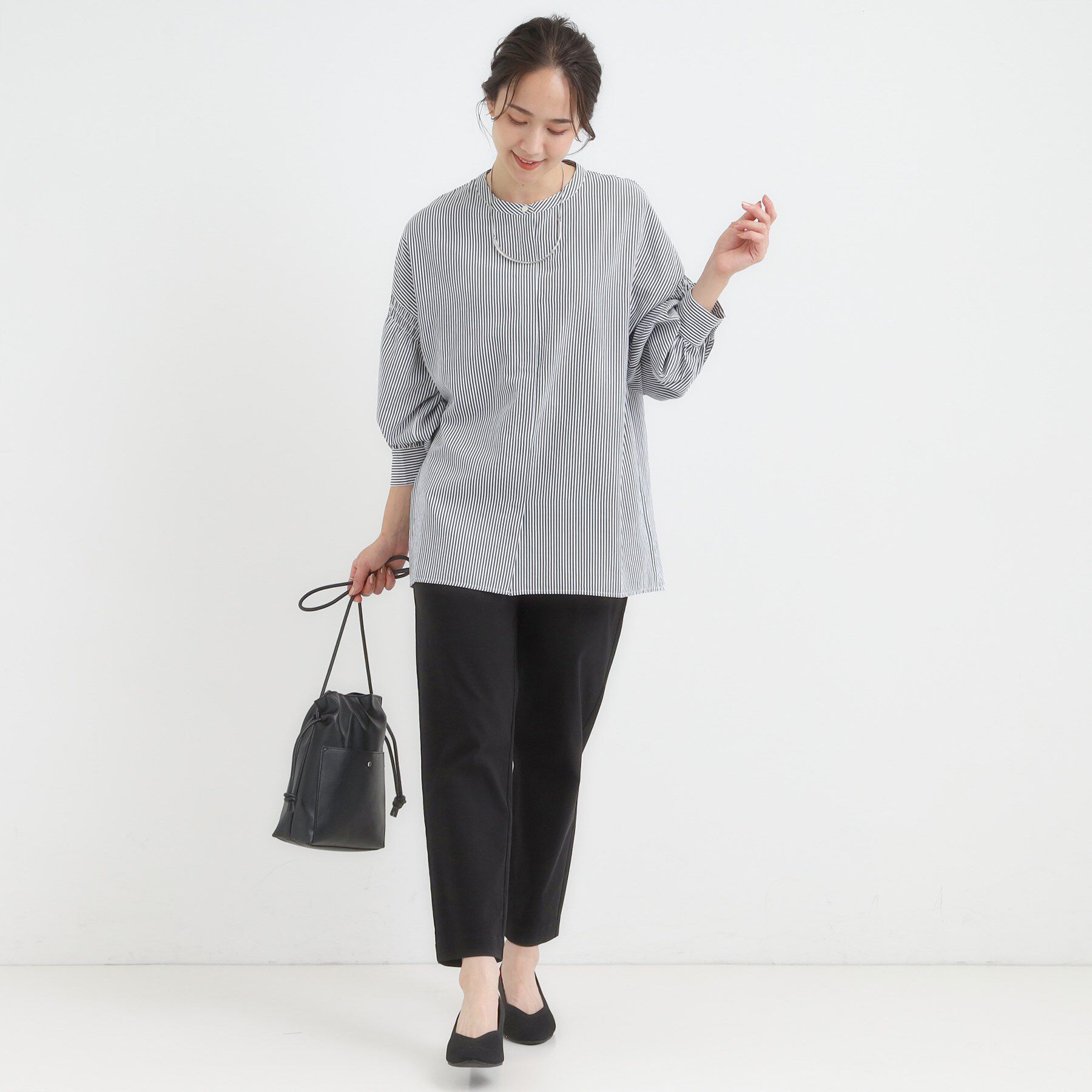 SHOO･LA･RUE「【洗濯後シワになりにくい/吸水速乾/UVカット】お袖シャーリングシャツ」|シャツ・ブラウス|