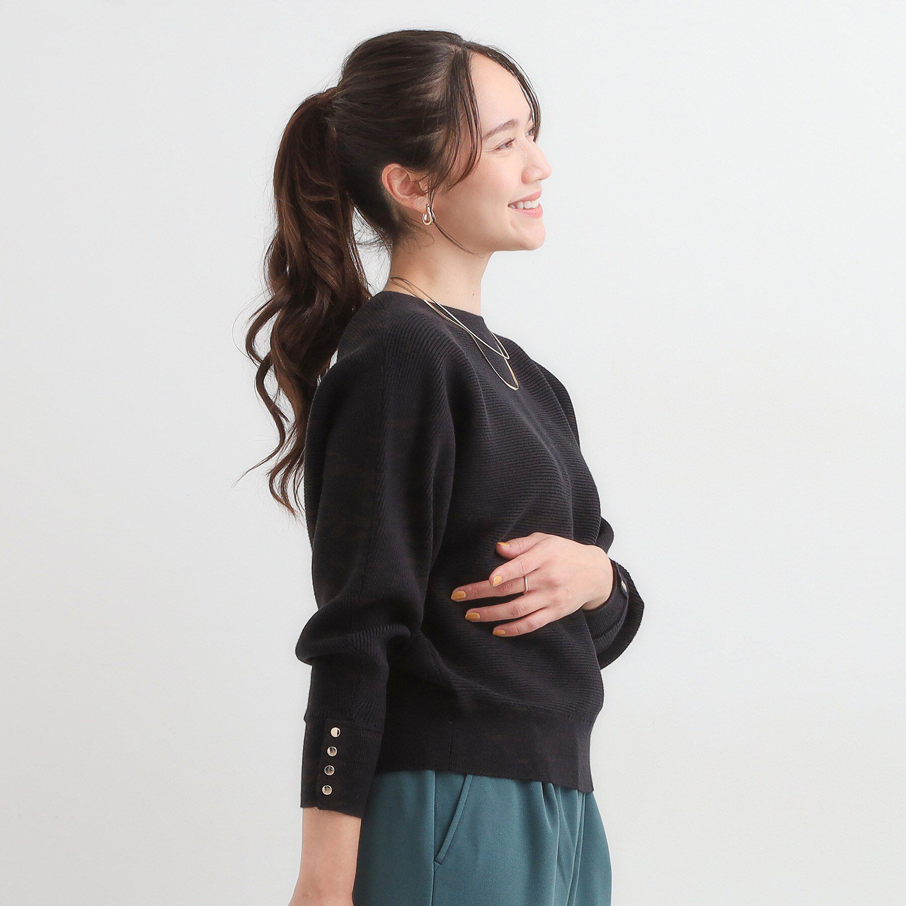 SHOO･LA･RUE「【洗濯機可/体型カバー】お袖ボタン リブドルマンニット」|ニット・セーター|