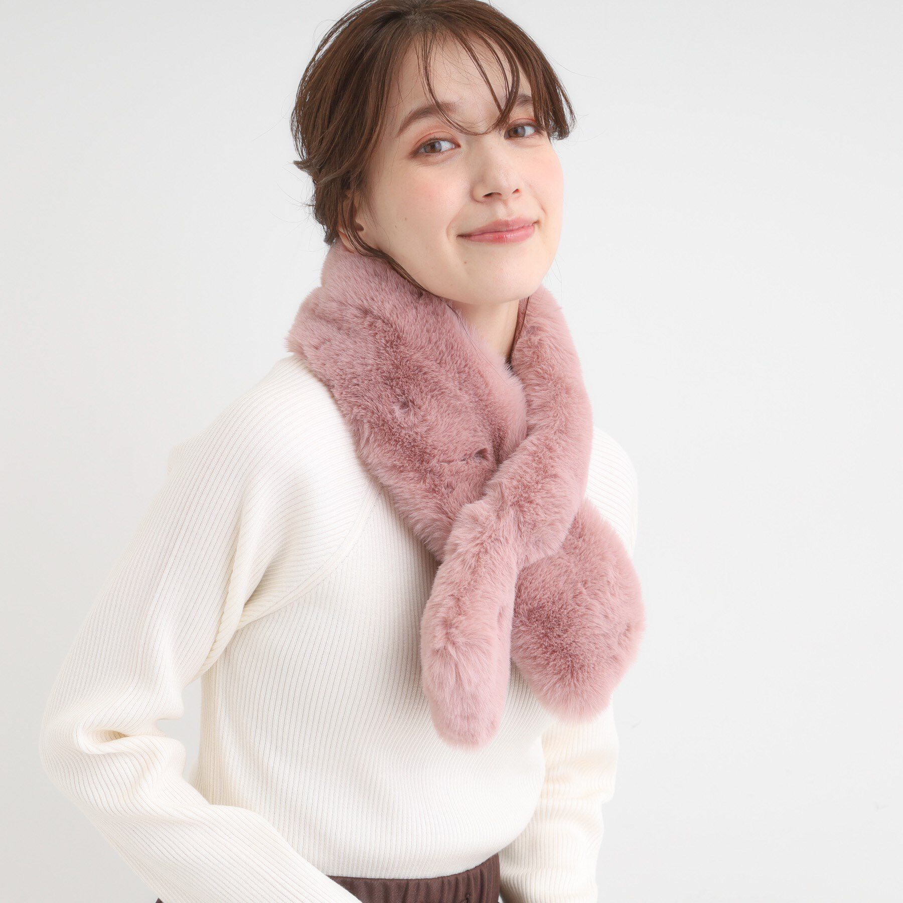 SHOO･LA･RUE「フェイクファー差し込みマフラー」|ストール|