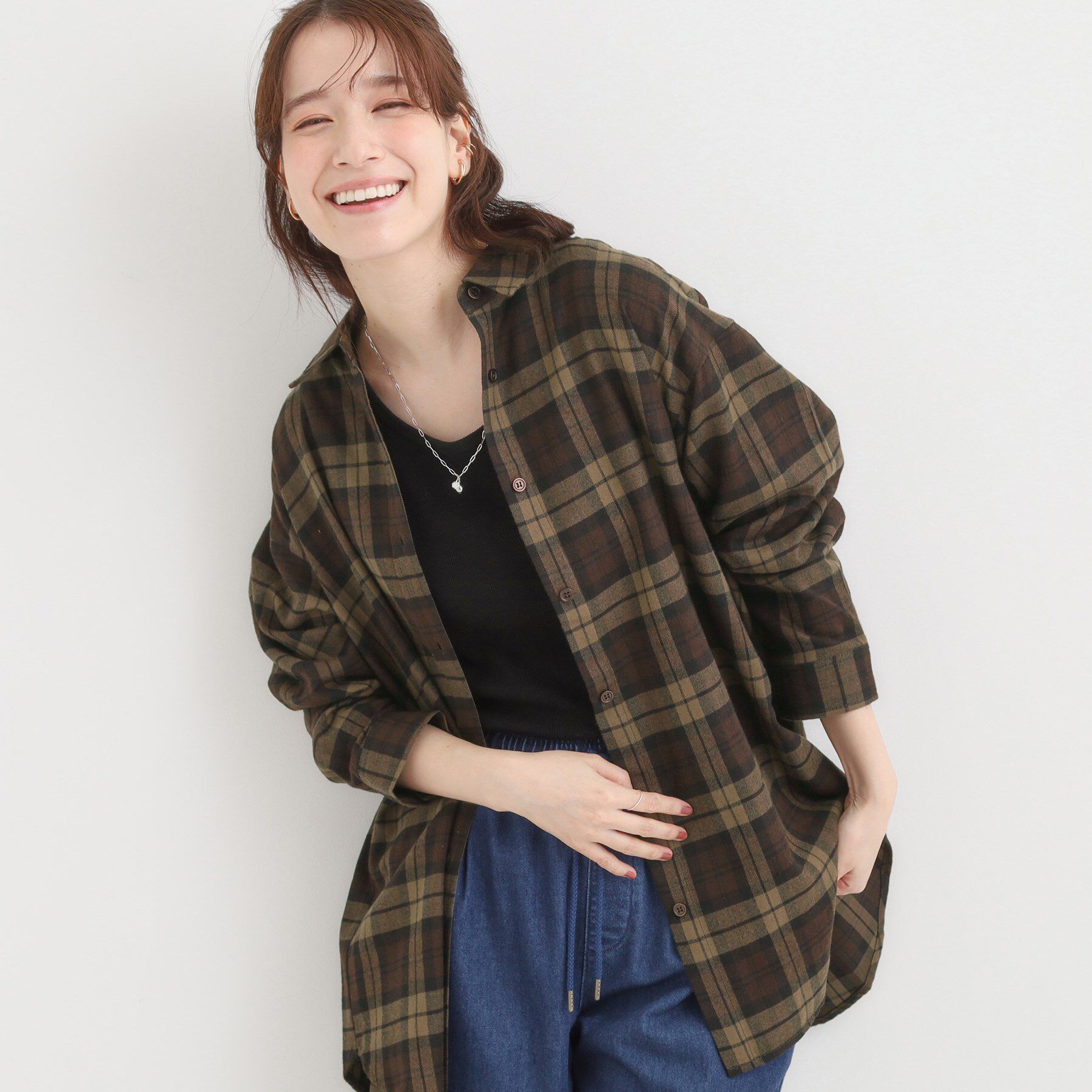 SHOO･LA･RUE「【S-LL】柔らかさが癖になる 起毛コットン オーバーサイズシャツ」|シャツ・ブラウス|ブラック(219)