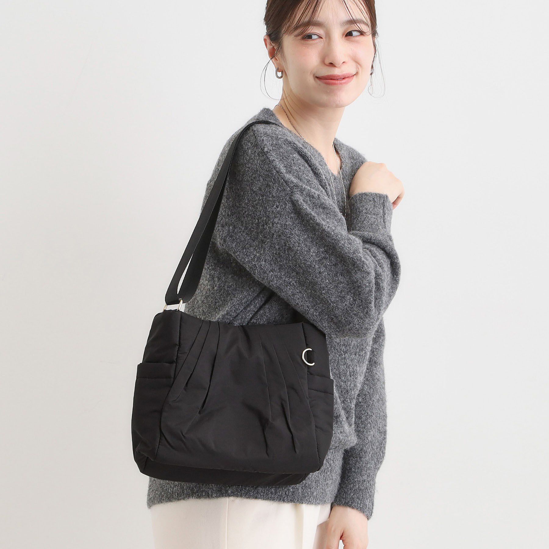 SHOO･LA･RUE「【撥水/軽量】パフィ ショルダーバッグ」|ショルダー・メッセンジャー|ブラック(019)
